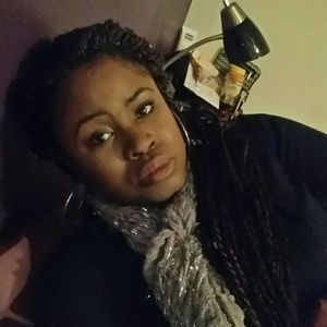 Meet your Posher, Fay