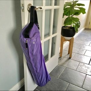 Lululemon yoga bag in lavender