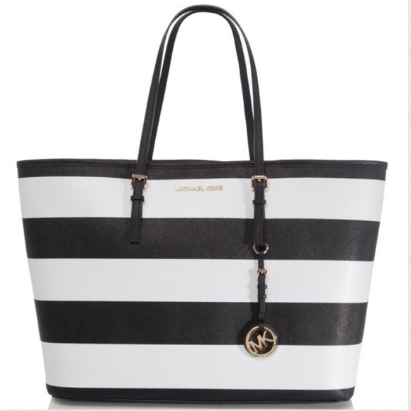 Authentic Michael Kors bag - Picture 3 of 3