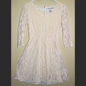 Off-white/cream lace dress