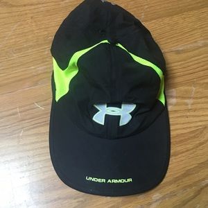 Men's Under Armour hat.