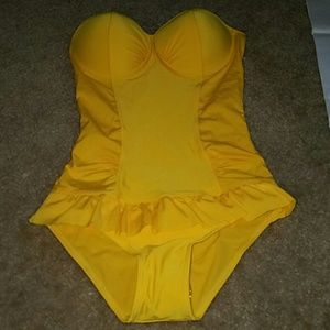 NWOT Adorable yellow bathing suit