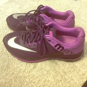 Nike shoes size 9
