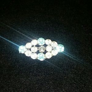 Beautiful Vintage rhinestone pin!