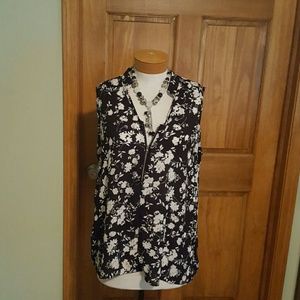 $5 Sale Black and white light weight flowing