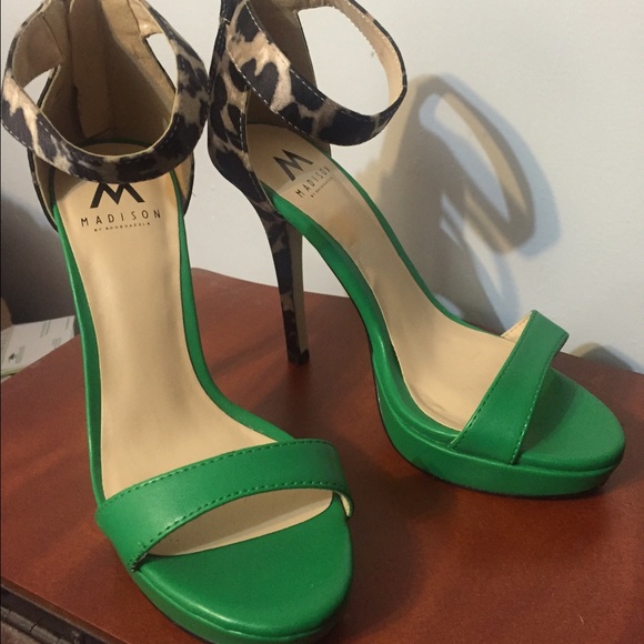 Shoedazzele high heel sandals.