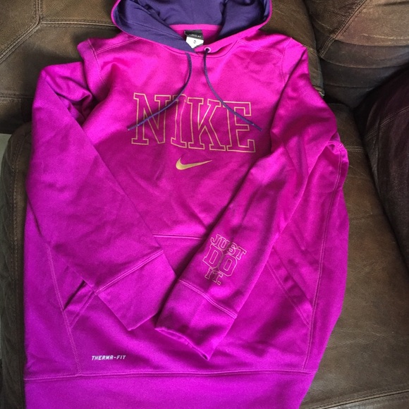 Nike Tops - Purple Nike Thermal fit hoodie