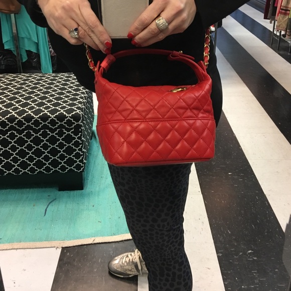 Like new Red Chanel Handbag! - Picture 3 of 4