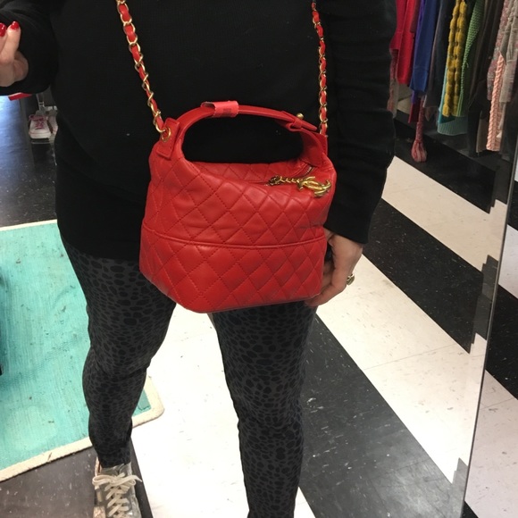 Like new Red Chanel Handbag! - Picture 4 of 4