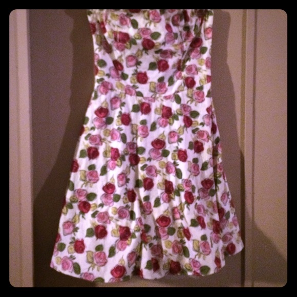 Floral strapless dress