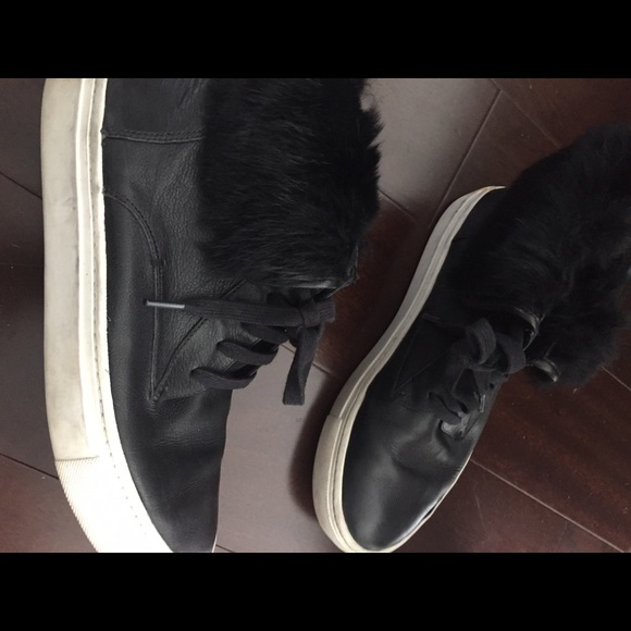 Vince leather and fur shoes 6.5