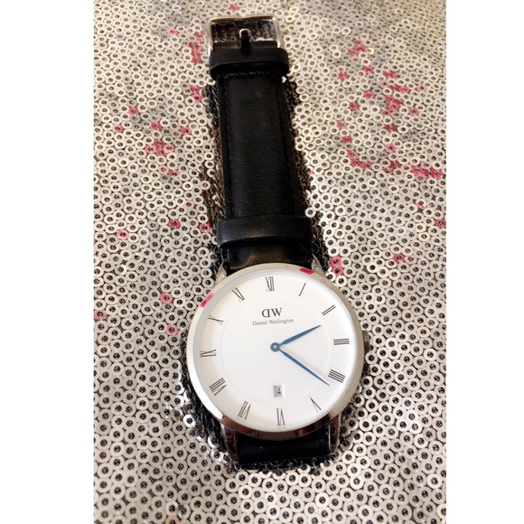 Daniel Wellington Watch in Classic Sheffield