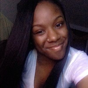 Meet your Posher, Torriana