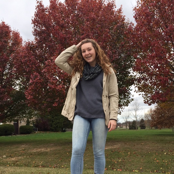 Meet your Posher, Haley - Picture 1 of 1