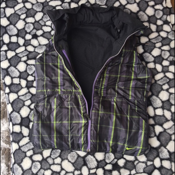 SOLD! Nike Women's Sport Puffer Vest (reversible) - Picture 2 of 4