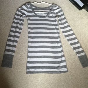 NWOT. LONG SLEEVE TEE SHIRT