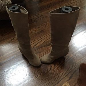 Vince Camuto boots size 9