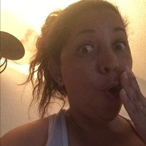 Meet your Posher, Lisa