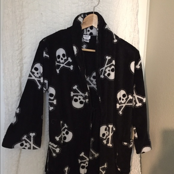 Boys skull robe.