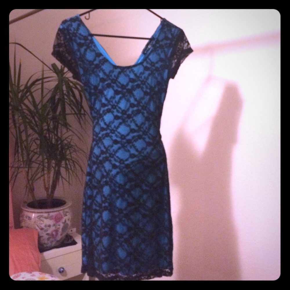 Blue Lace body con dress