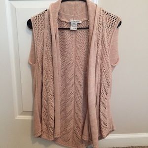 Sleeveless cardigan