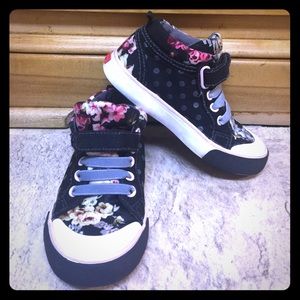 See Kia Run Floral and Polka dot