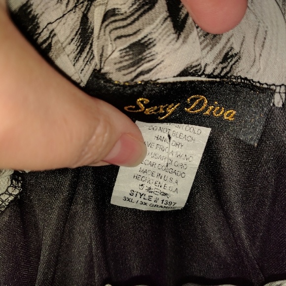 Maxi skirt in a great animal print. - Picture 4 of 4