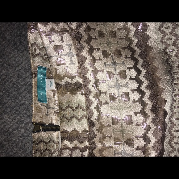 Pin & Larkin mini skirt - Picture 2 of 4