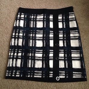 Patterned pencil skirt