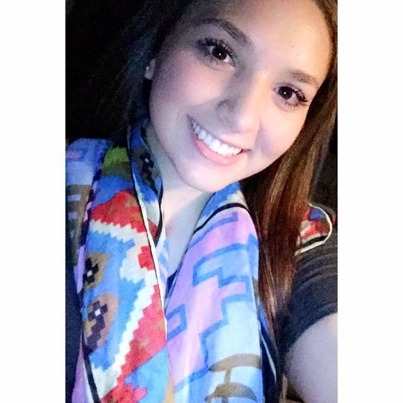 Meet your Posher, Kaylee - Picture 1 of 1