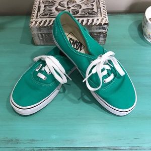 EUC Green Vans sz 7