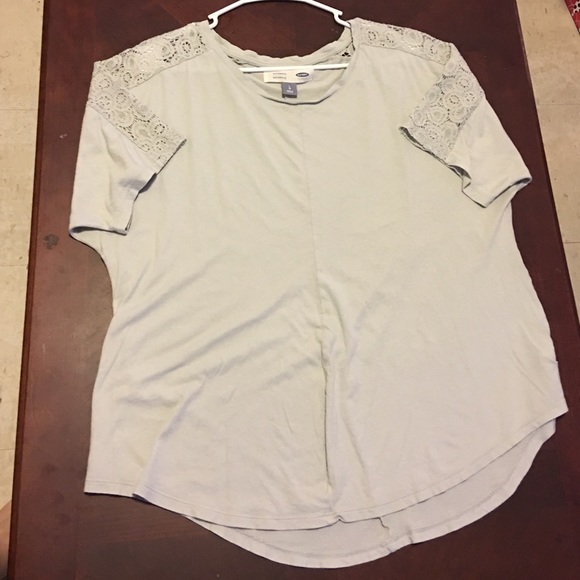 Gray/blue lace shoulder top