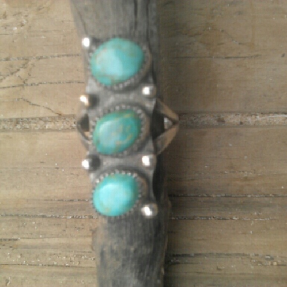 Vintage sterling & turquoise ring.