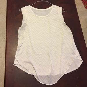 Beautiful sheer chevron front top