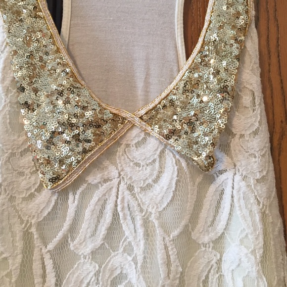 White tank top - Picture 3 of 3