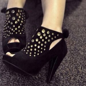 Steve Madden Revenu pump