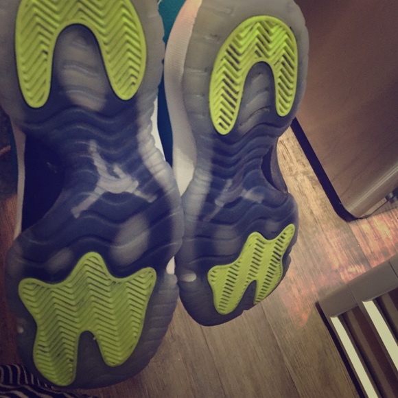 Aqua 11'a size 7