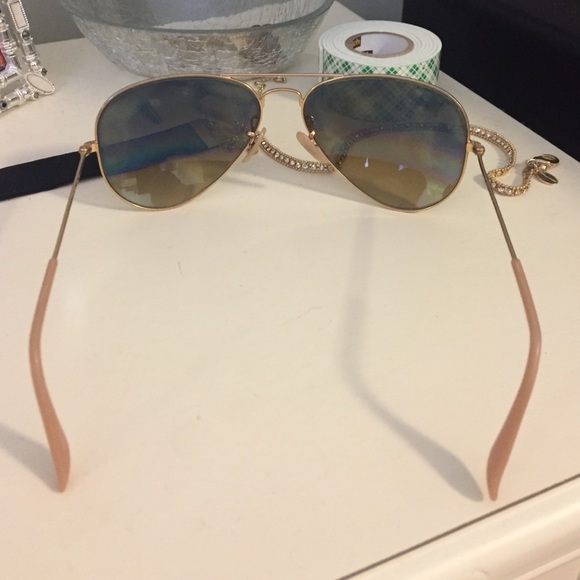 Practically new Ray-Ban aviators. No damage.