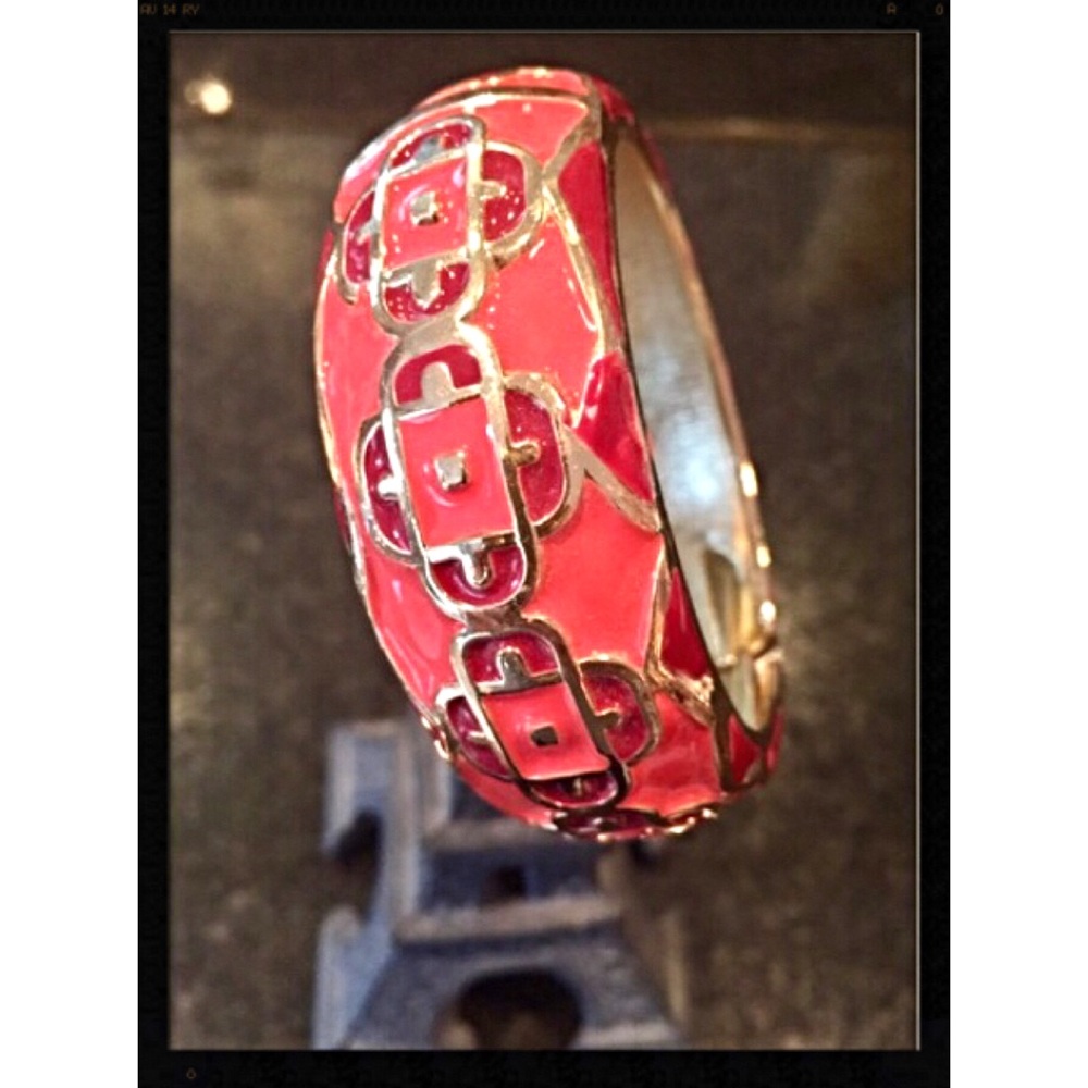 **SOLD** Bangle statement Bracelet...GORGEOUS! 🌸