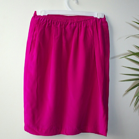 DVF Hot PINK Wrap Skirt - Picture 2 of 4