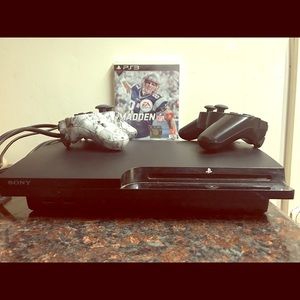 PS3 , madden 17 , MLB show 14 and two controllers