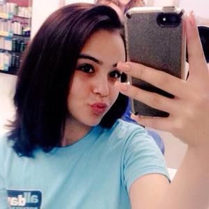 Meet your Posher, Olivia