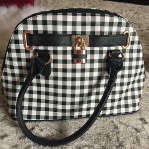 🎉Beautiful White & Black Checkered Tote