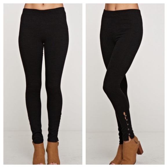 Cute as a Button Leggings - Picture 3 of 4