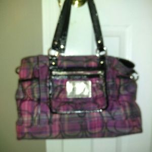 Authentic Poppy Coach