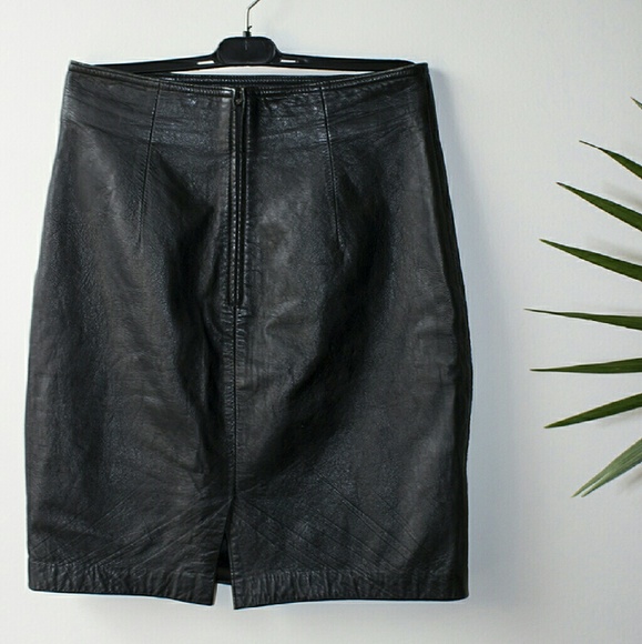 Vintage Leather Skirt - Picture 2 of 2