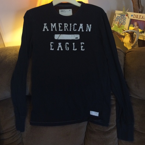 Black men's American Eagle shirt