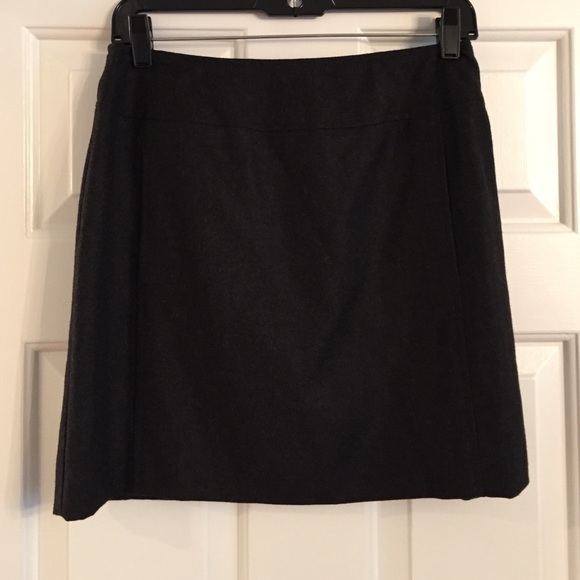 Chanel size 36 100% cashmere skirt