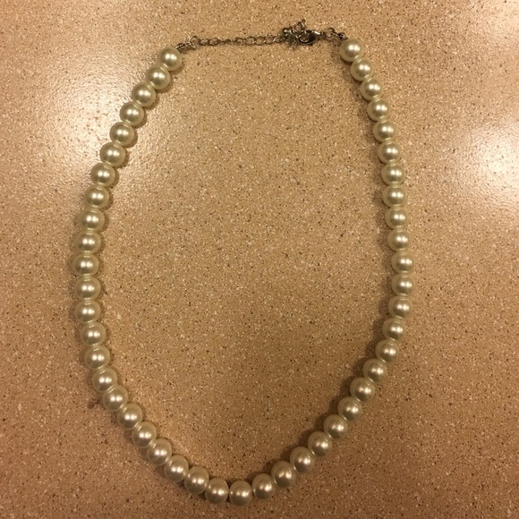 Imitation pearl necklace from Target - Picture 1 of 2