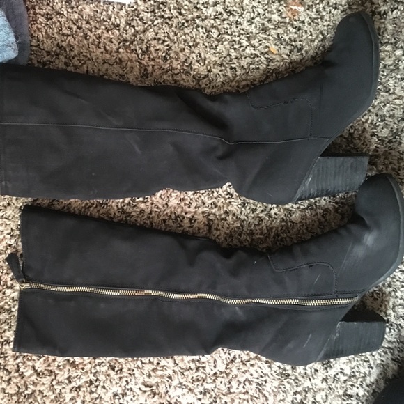 Black knee high boots (in used condition)